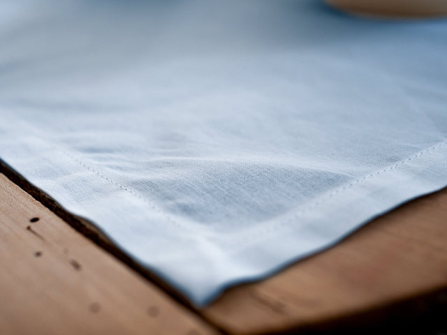 Dejorine - Set de table en Coton - Teinte Ciel d'opale - Couleur Bleu Clair