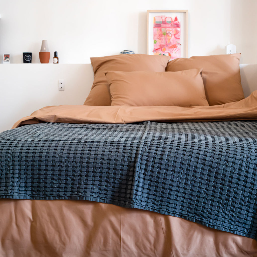 Parure de lit en Percale de Coton - Teinte Terre d'Orient - Couleur Marron Beige Foncé - Dejorine