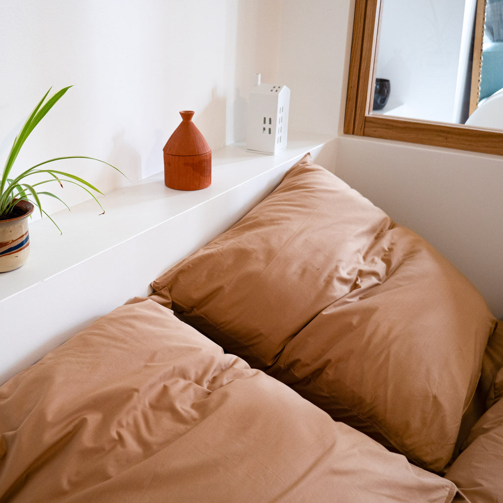 Taie d'oreiller en Percale de Coton - Teinte Terre d'Orient - Couleur Marron Beige Foncé - Dejorine