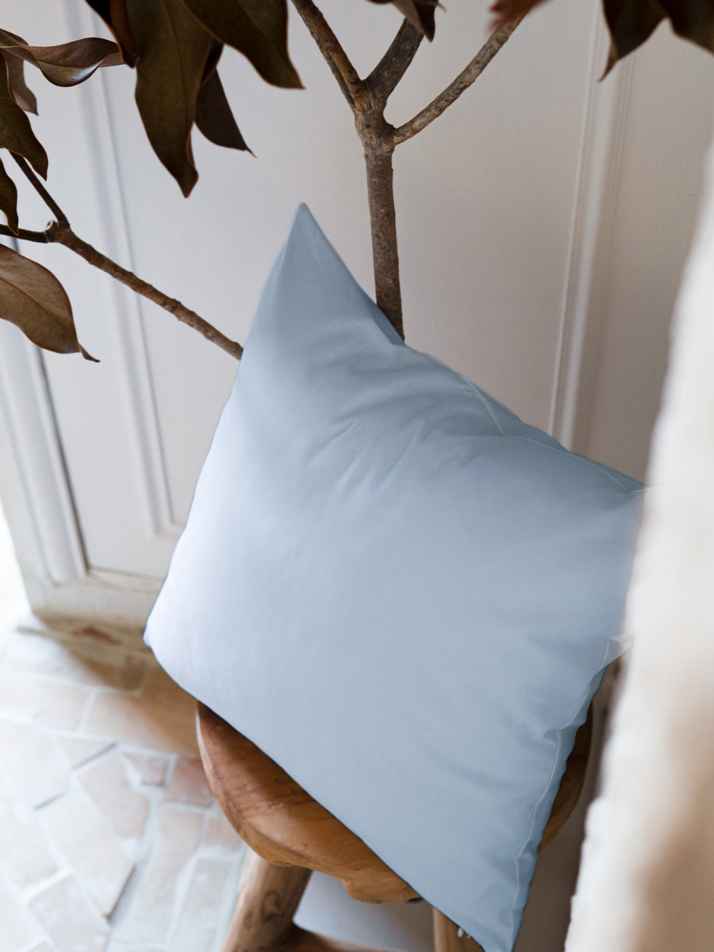 Dejorine - Housse de coussin en Coton - Teinte Ciel d'opale - Couleur Bleu Ciel Clair