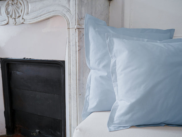 Dejorine - Housse de coussin en Coton - Teinte Ciel d'opale - Couleur Bleu Ciel Clair