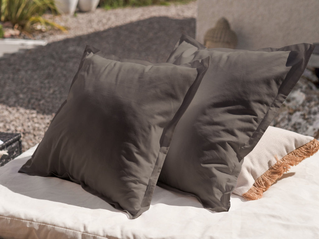 Dejorine - Housse de coussin en Coton - Teinte Écorce de noyer - Couleur Marron Taupe