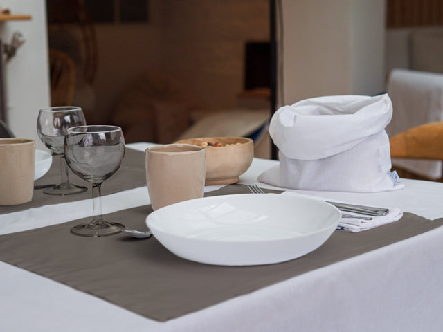 Dejorine - Housse de coussin en Coton - Teinte Écorce de noyer - Couleur Marron Taupe