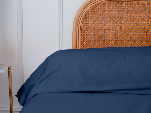 Dejorine - Taie de traversin en Percale de Coton - Teinte Ombre de saphir - Couleur Bleu Foncé Denim