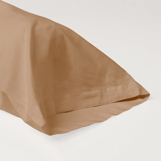 Dejorine - Taie de traversin en Percale de Coton - Teinte Terre d'Orient - Couleur Marron Beige Foncé