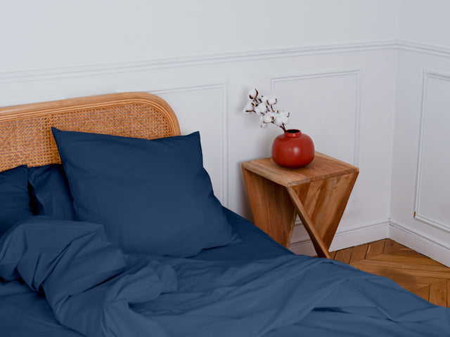 Dejorine - Taie d'oreiller en Percale de Coton - Teinte Ombre de saphir - Couleur Bleu Foncé Denim